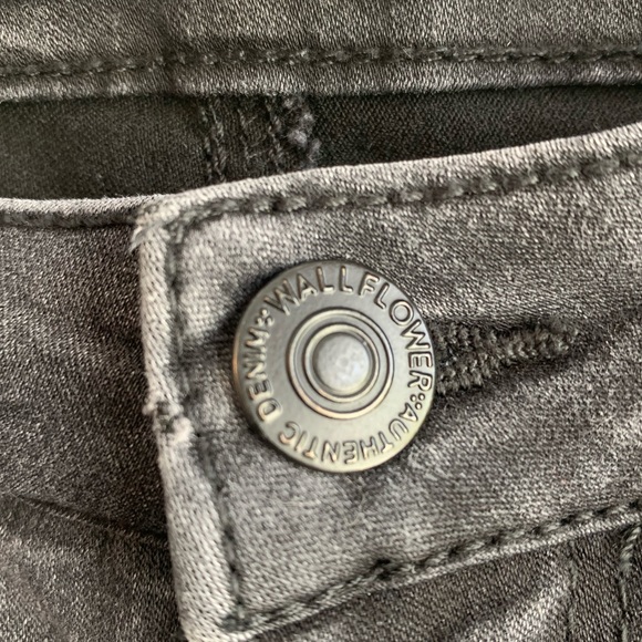 Celebrity Gold Black Wash Cropped Pants - Picture 5 of 8